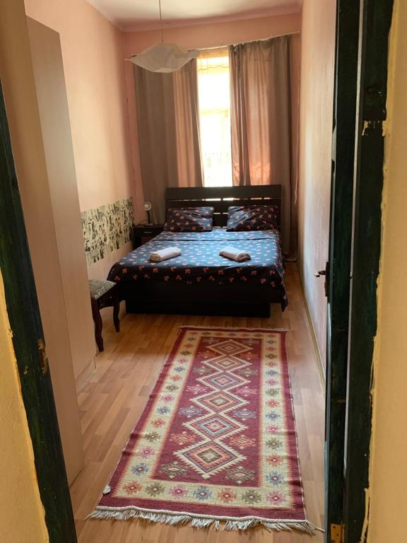 Old Tbilisi Art home room 2